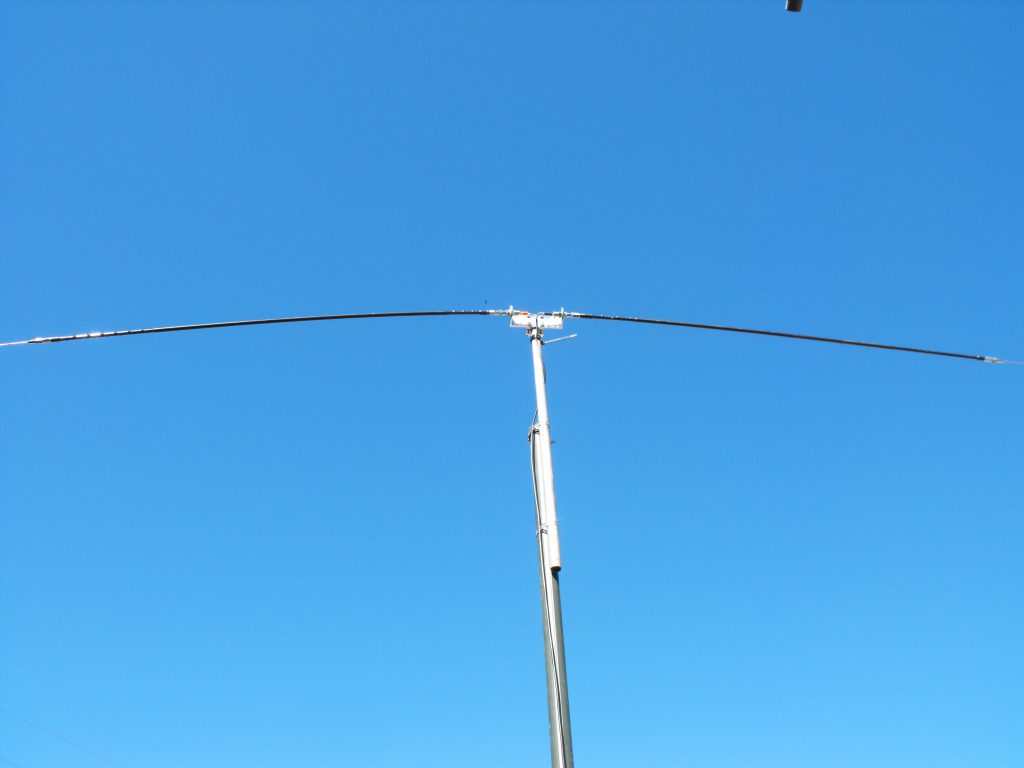 Easy to construct DiPole Antenna Amateur Radio Repairs